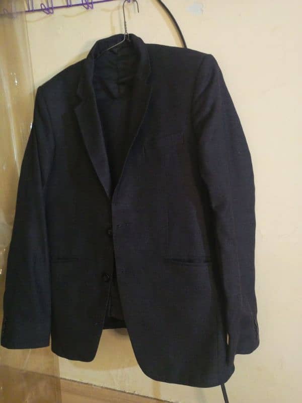 5 Premium Three-Piece Suits for Sale – Excellent Condition! 4