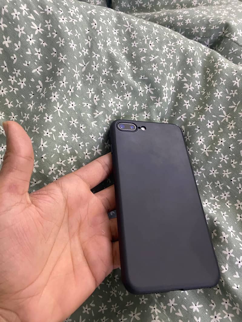 Apple iPhone 7 Plus 3