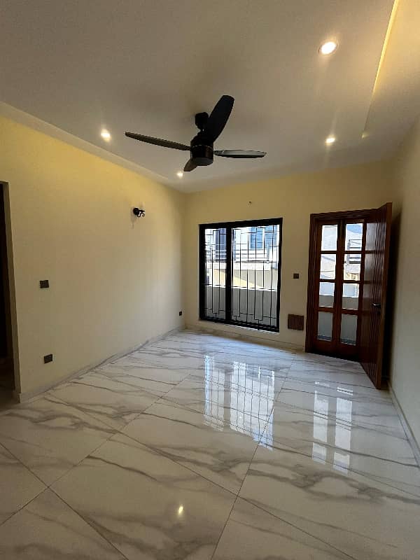 10 Marla Beautiful Brand New House on 70 Ft Road Available For Sale 7