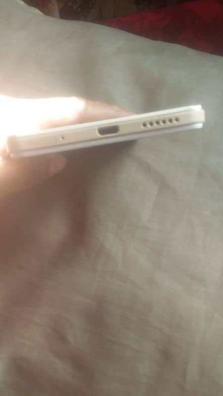 VIVO Y51A 4/64  V. Good Condition 7