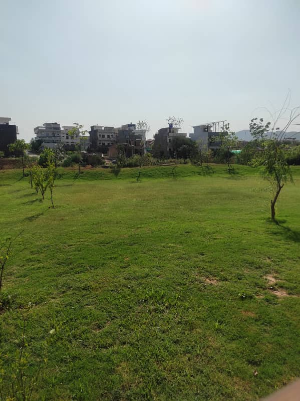 600 Sqyds Level Hills Facing Plot Available for Sale on Reasonable Price 1