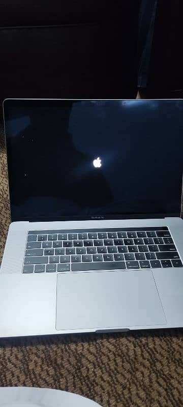 MacBook Pro 2019 32/512 1