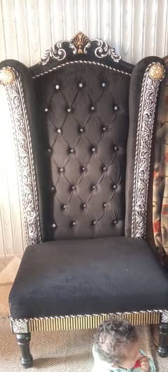 bedroom chair set of 2 with center table like brand new