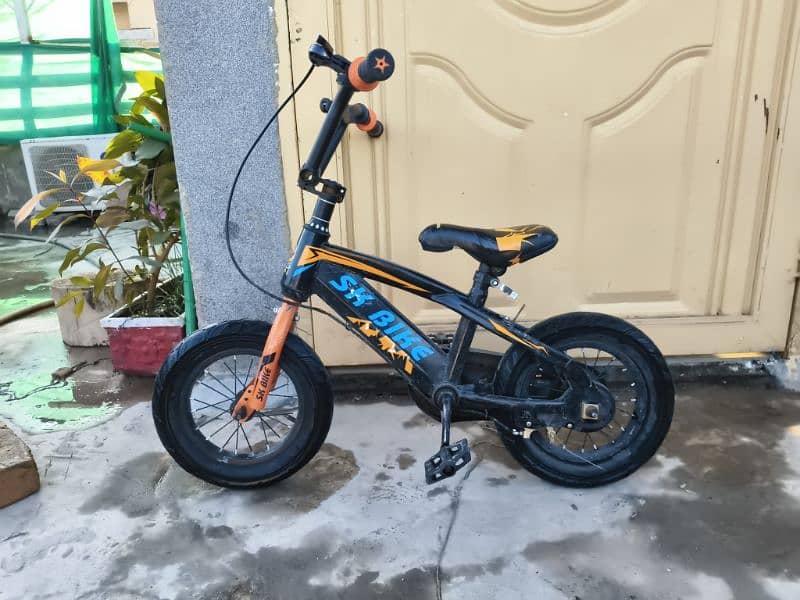 Mini BMX cycle for 6-7 years almost new very less used 0