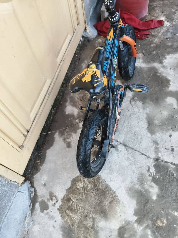 Mini BMX cycle for 6-7 years almost new very less used 3