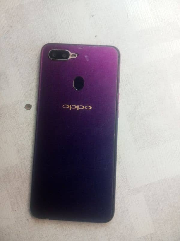 mobiles phones sale 3 hai techno or Motorola or oppo 1