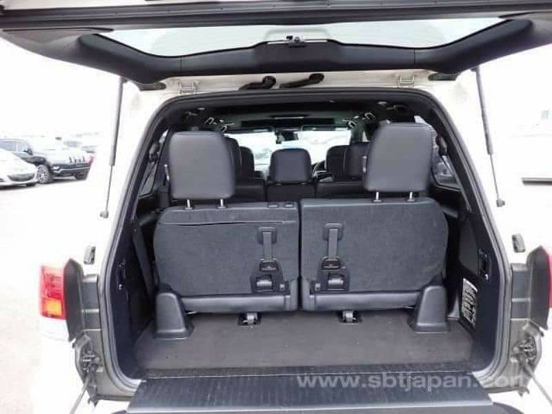 Toyota Land Cruiser ZX 2019 end month 5