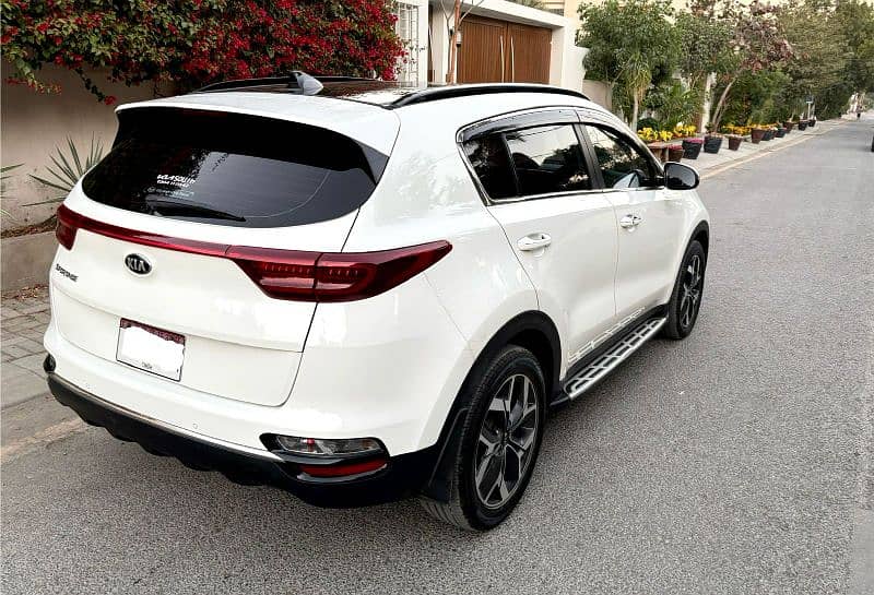 KIA Sportage FWD 2021 5