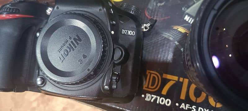 Nikon d7100 with 18 200mm VR 2 lens 4