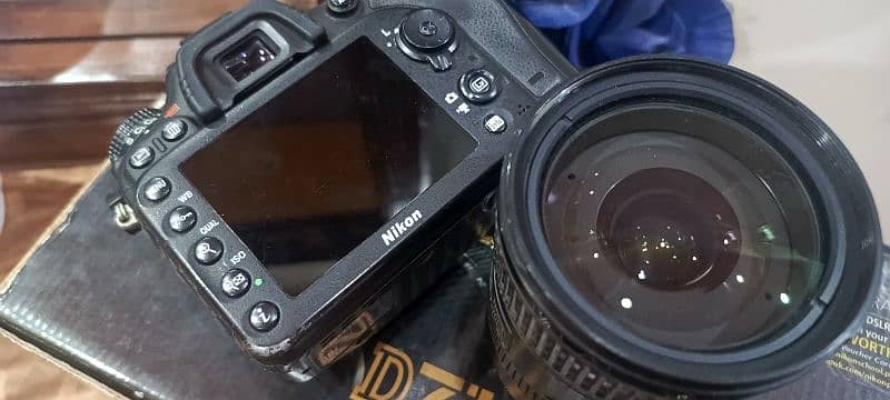 Nikon d7100 with 18 200mm VR 2 lens 10