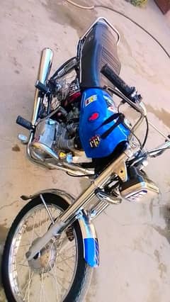 Honda 125 urgent03279252314 my WhatsApp on