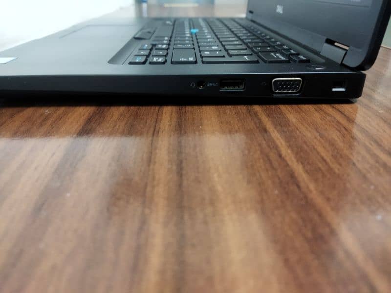 Dell Latitude 5490 | Core i5-8th Gen | 8/256GB | 14" FHD Display 3