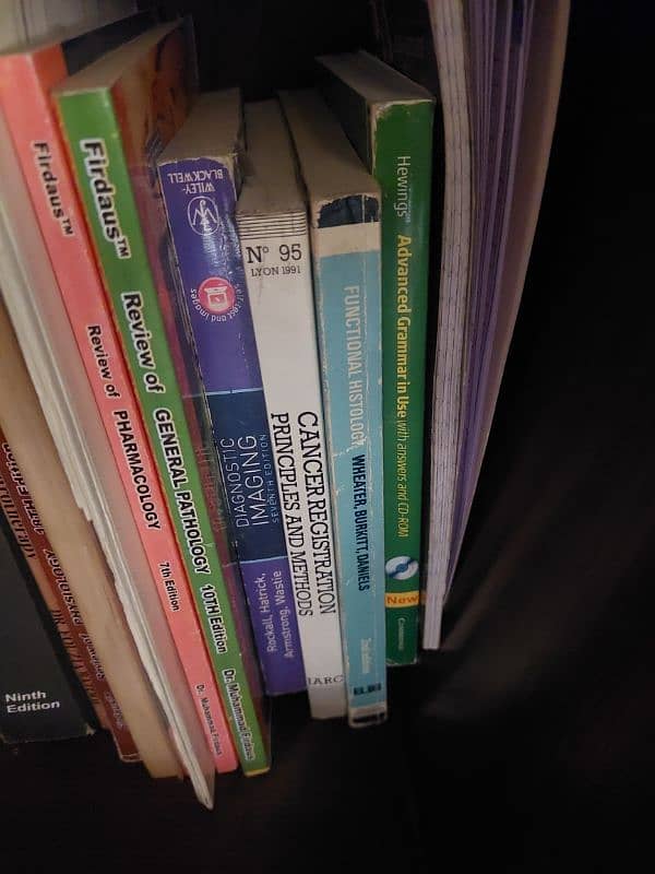 medical  books specially patholgy n histopathology. v good condition 0