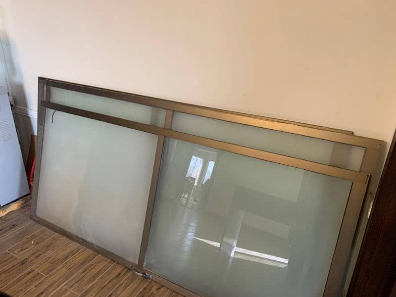 Office partitions with Aluminum Glass 1