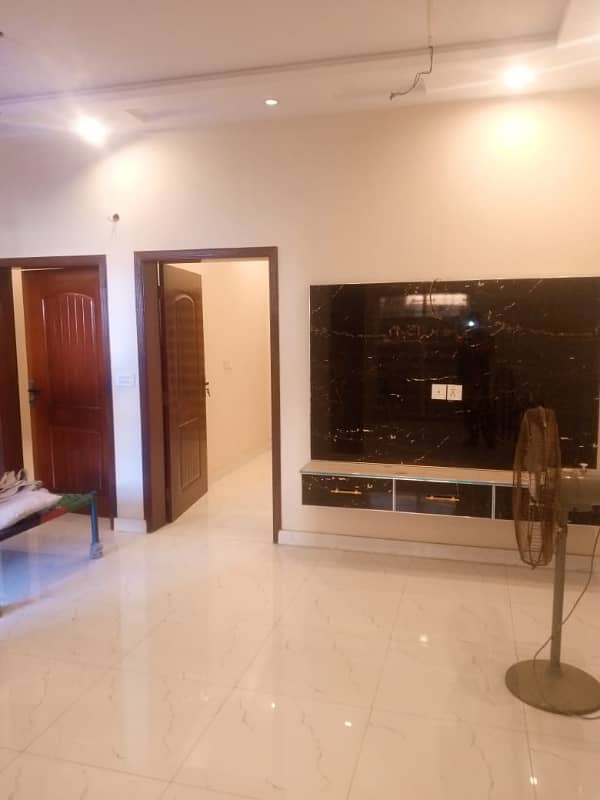 LDA AVENUE 5 MARLA HOUSE FOR RENT 1