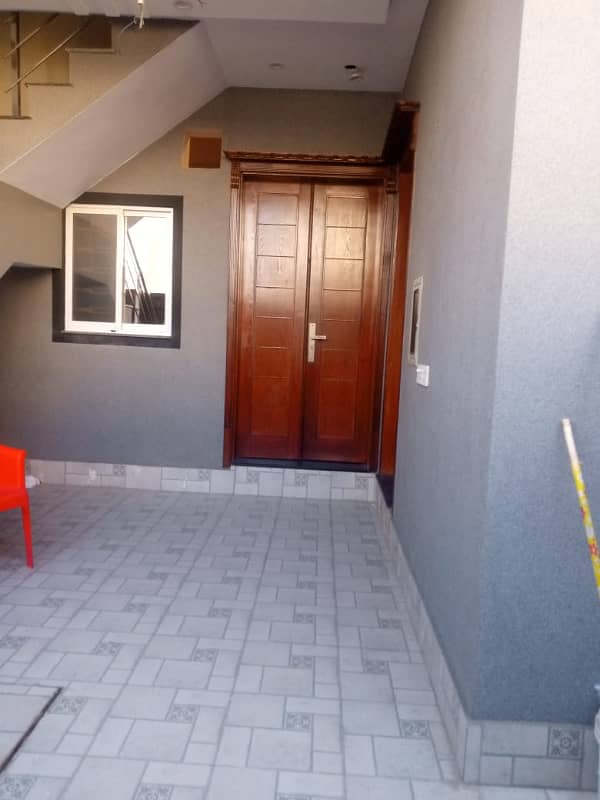 LDA AVENUE 5 MARLA HOUSE FOR RENT 3