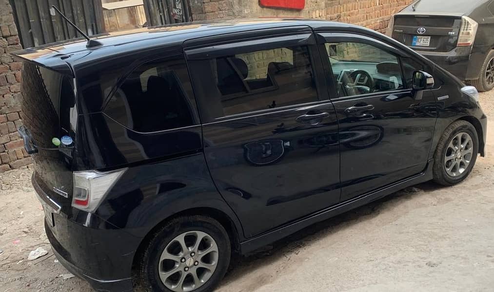 Honda Freed Hybrid 2012 2