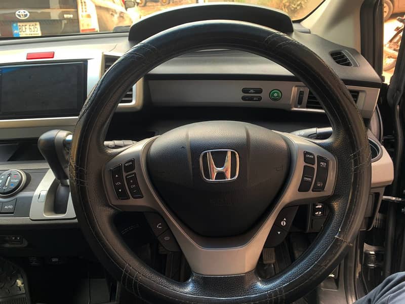 Honda Freed Hybrid 2012 16