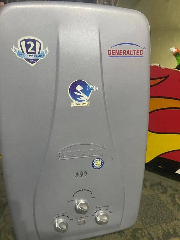 General gas/lpg geyser available almost new in 21000 0