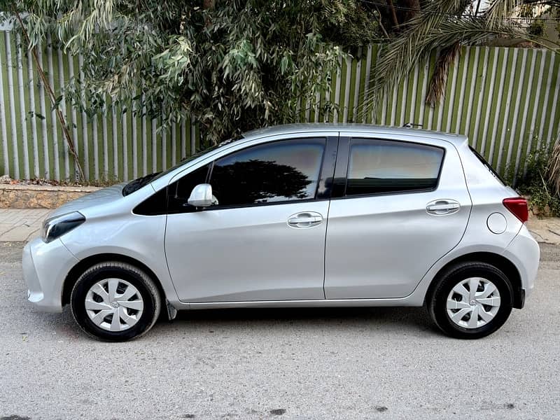 Toyota Vitz 2015 3