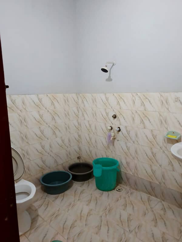 240 Square Yards Portion For Rent in Gulistan E Jahour Block 7 Main University Road 10