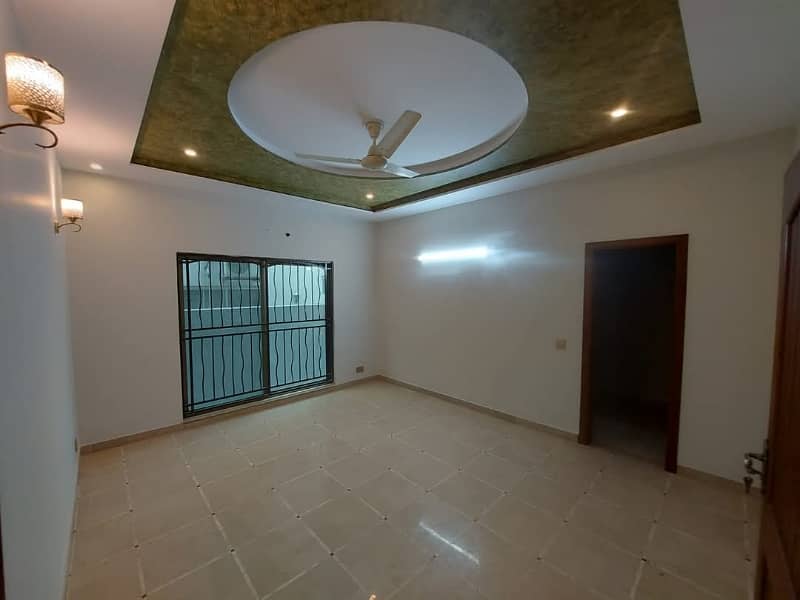 10 Marla Used House For Sale In Valencia Town 11