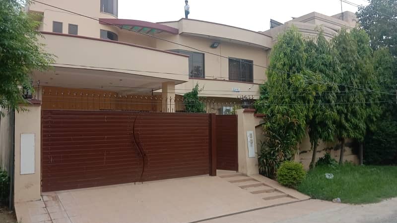 Kanal Owner Build House For Sale In Valencia Town 0