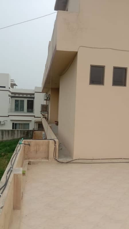 Kanal Owner Build House For Sale In Valencia Town 14