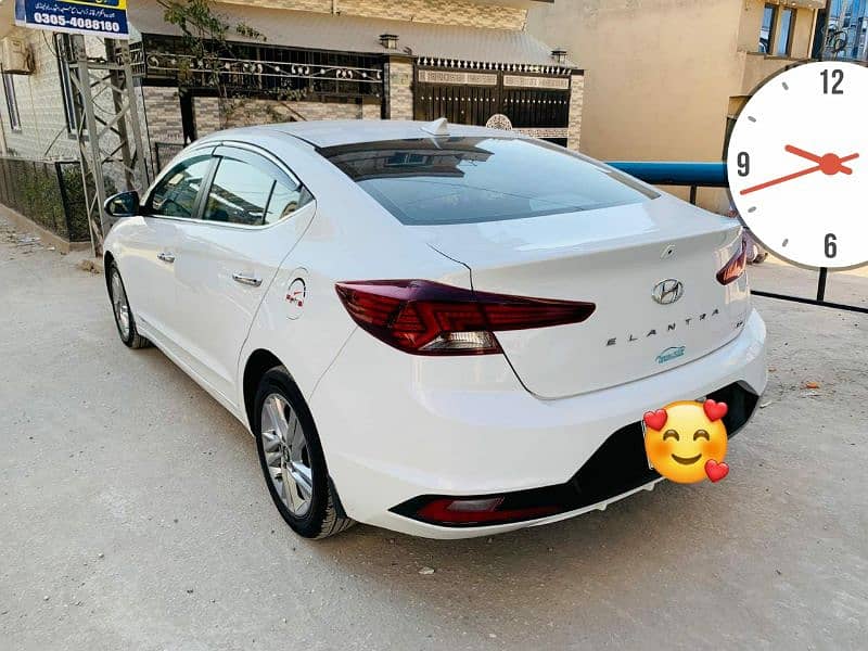 Hyundai Elantra 2021 3