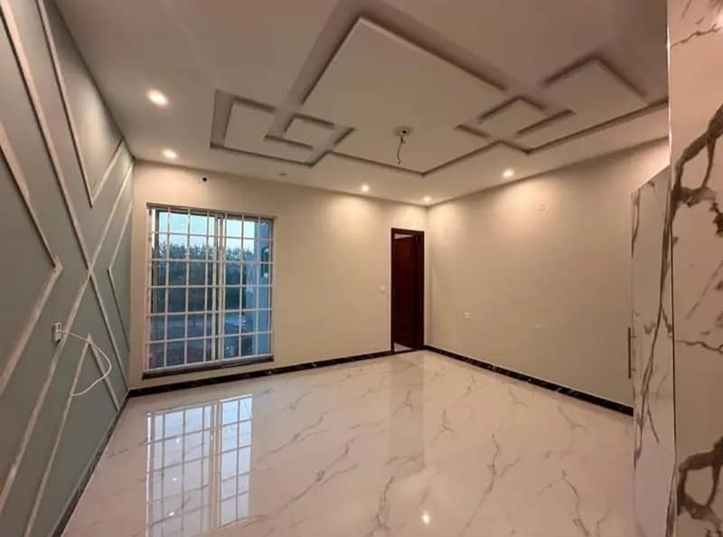 1 KANAL NEW ULTRA MODERN DOUBLE HEIGHT LOBBY 7 BEDROOMS FOR SALE 9