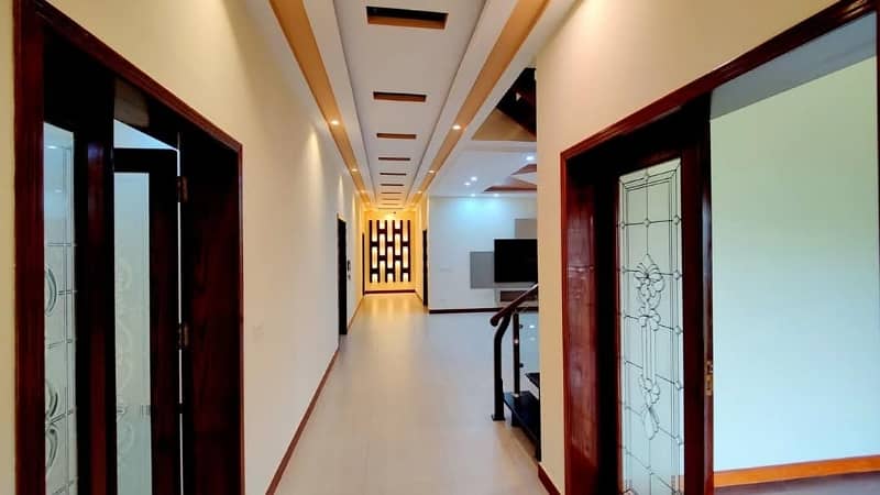 KANAL OWNER BUILD SLIGHTLY USED HOUSE FOR SALE ON 60 FEET ROAD 2