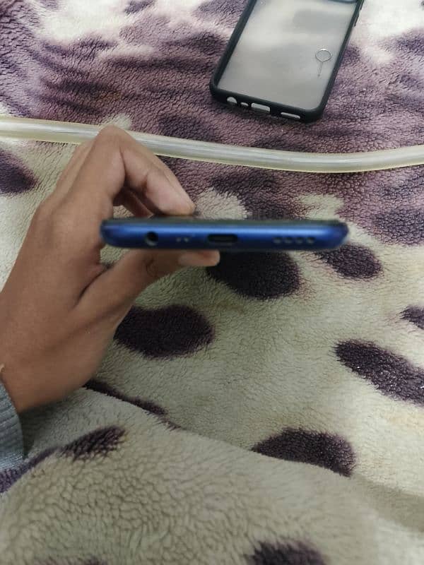 Realme c17 10/10 condition with box and charger 3