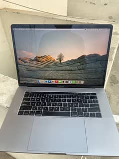 Macbook Pro 2017 1 TB Fully New Condition