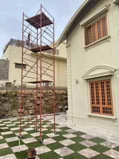 Scaffolding tower