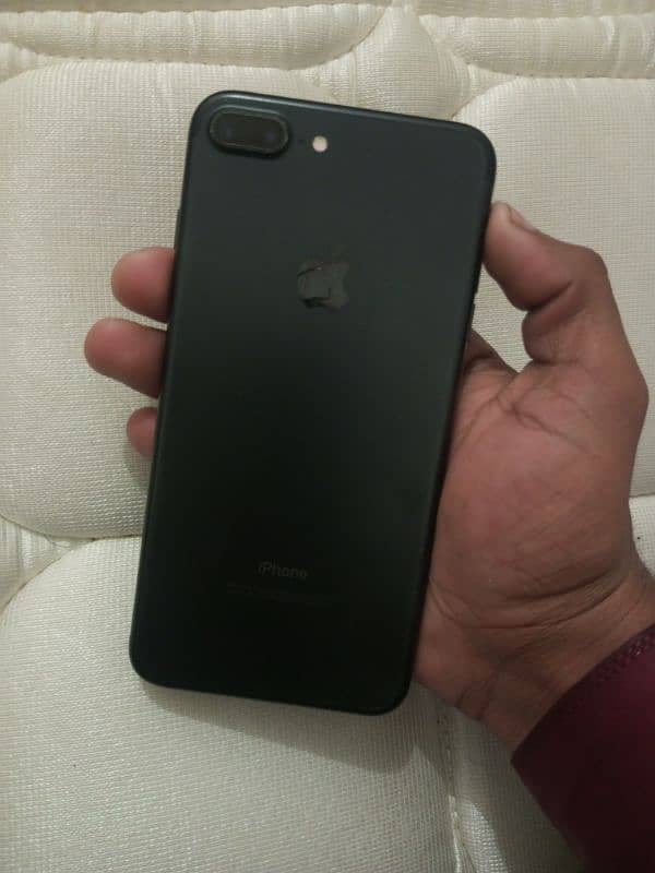 iPhone 7+ urgent sale 3