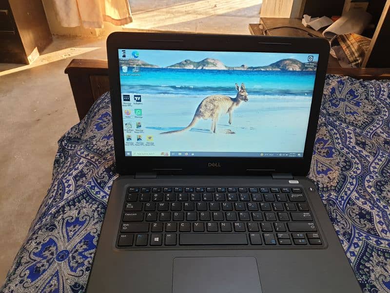 Dell laptop generation 8 latitude 1