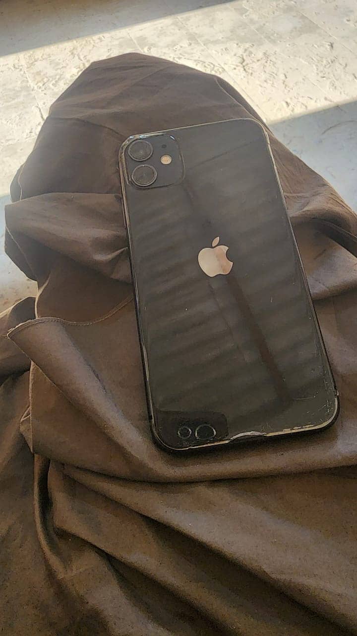 Apple iPhone 11 4