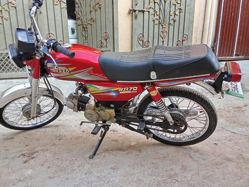 hi speed bike available in good condition 0