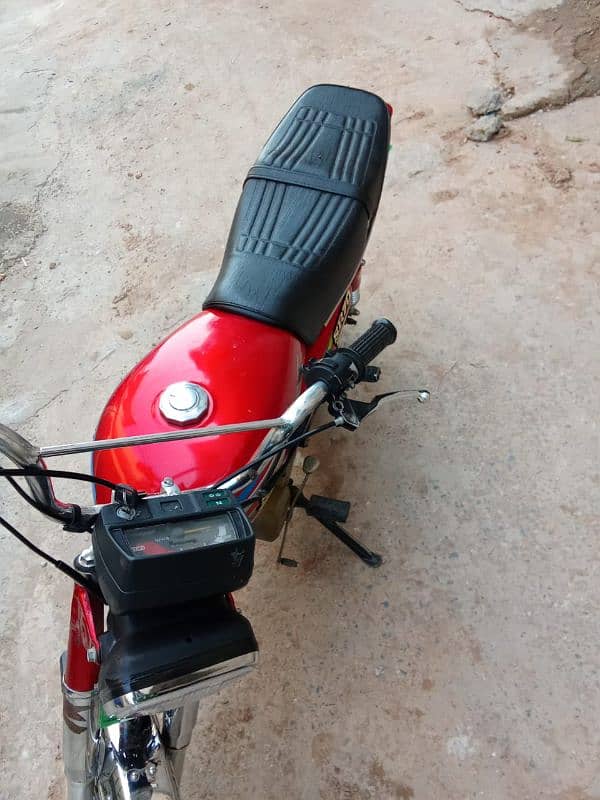 hi speed bike available in good condition 3