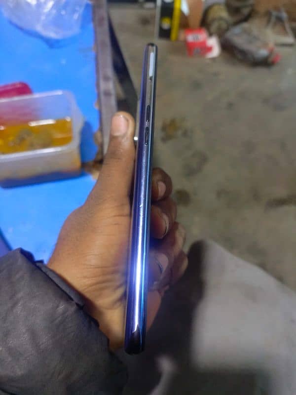 oppo F19 6 128 super amolad screen condition 10 by 9 5