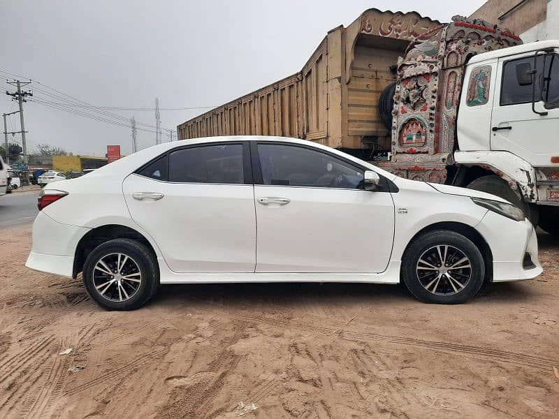 Toyota Corolla Altis 2015 3