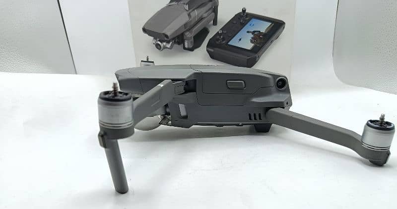 Dji Mavic 2 Zoom with smart controller combo with 2 batteries 6