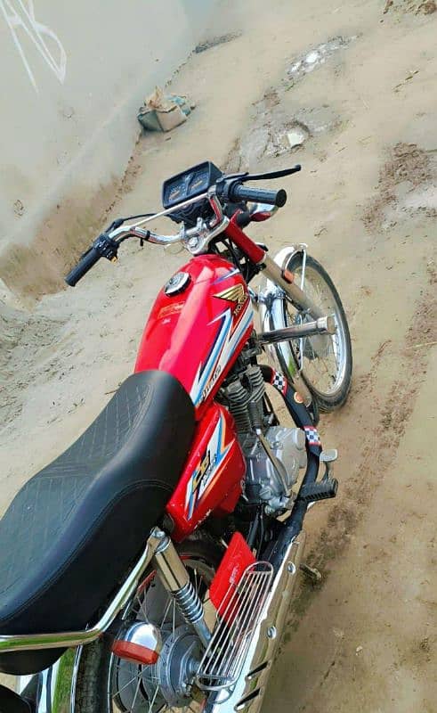 Honda 125 2016 model for sale WhatsApp number 03405872832) 2