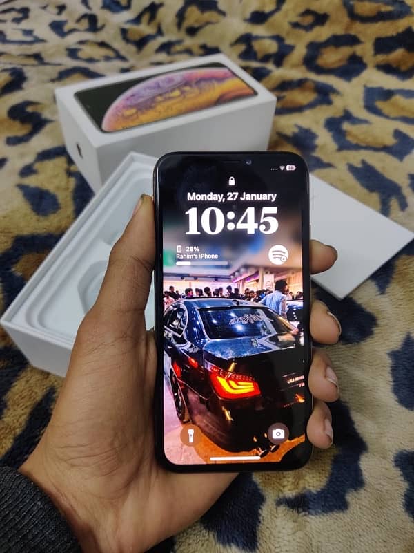 Iphone xs factory unlock 10