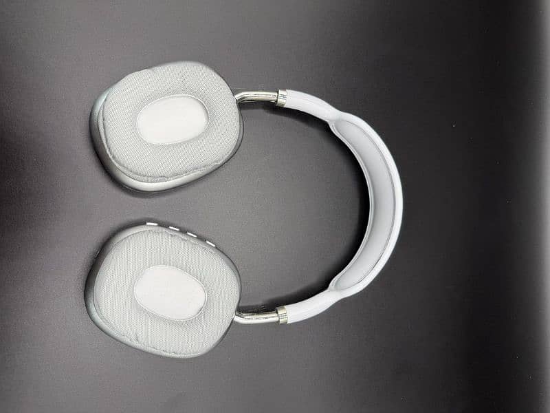 P9 headphones (design for all day comfort) 2