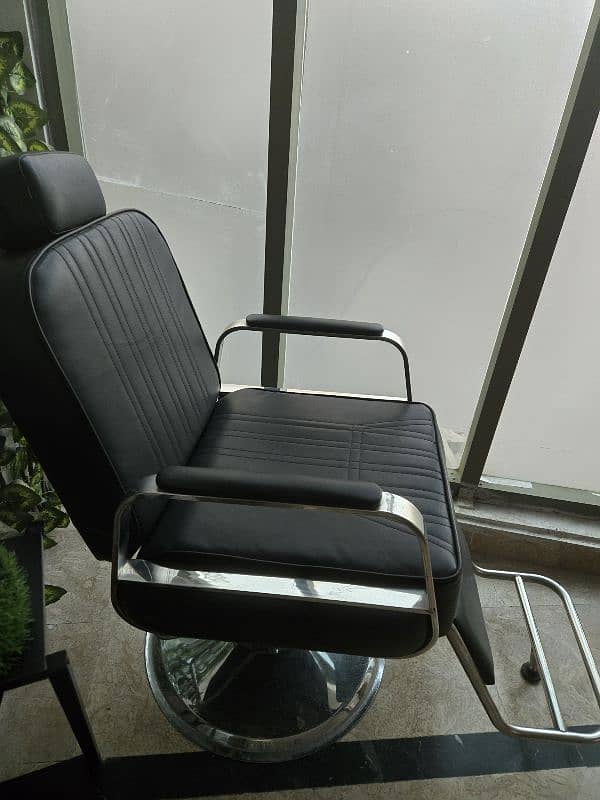 salon Chair ,Pedicure tubs and Mirror for sale 1