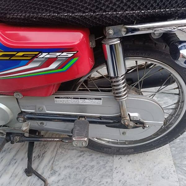 Honda 125 Red Color 5