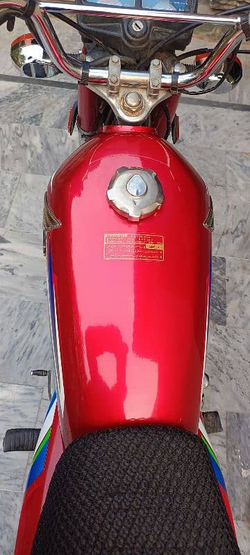 Honda 125 Red Color 9