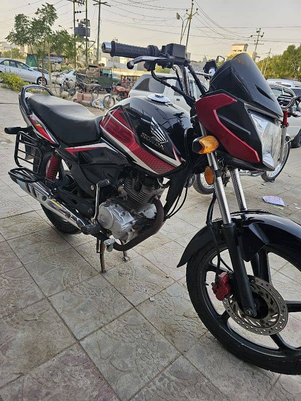 Honda cb125f 2021-22 karachi number self start 1