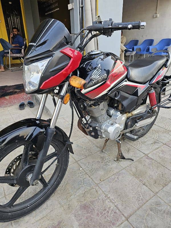 Honda cb125f 2021-22 karachi number self start 5